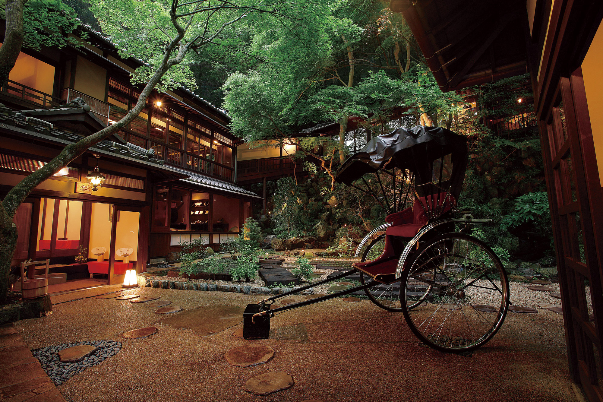 明治の森 箕面 音羽山荘