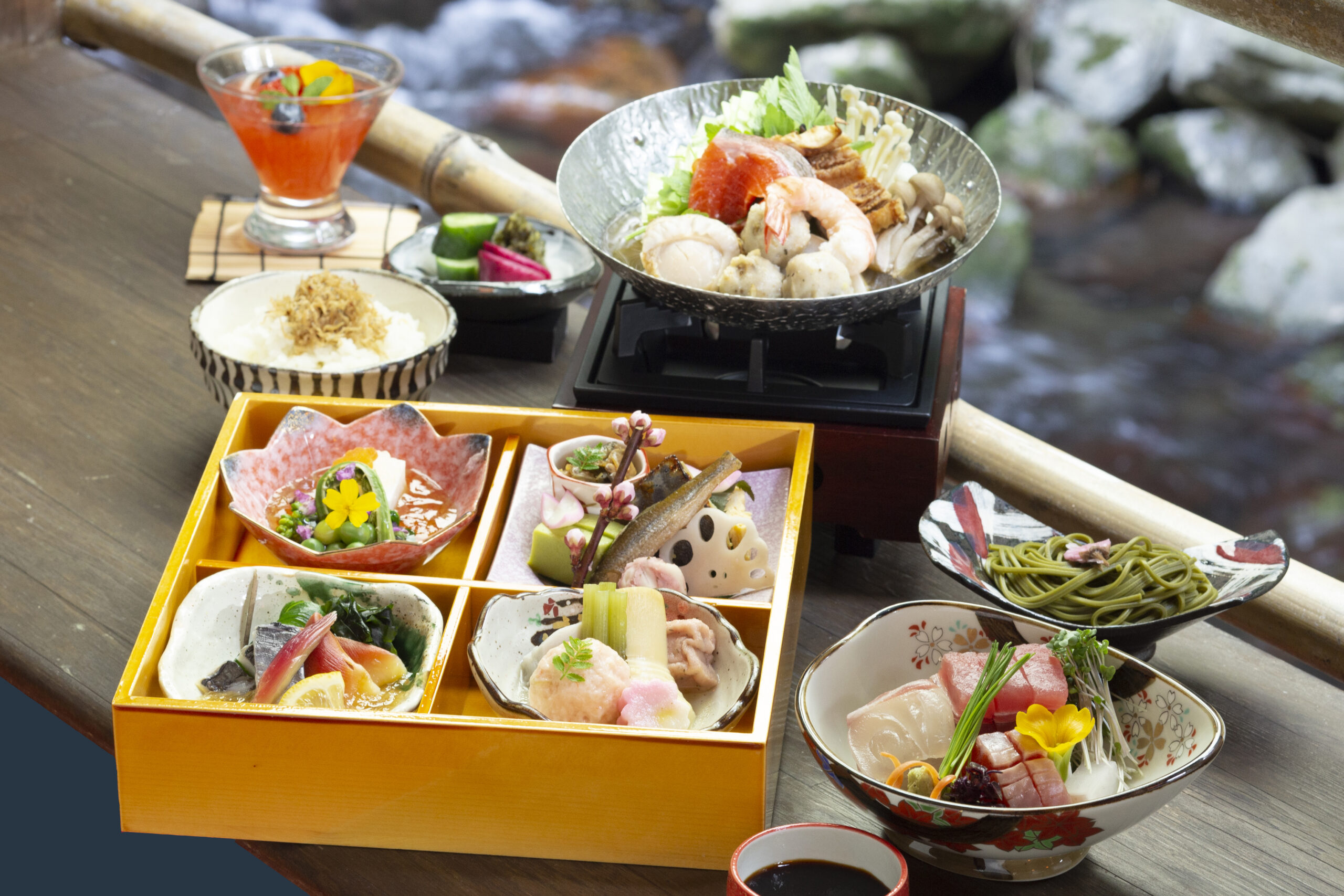 箕面川床（音羽山荘梅屋敷）