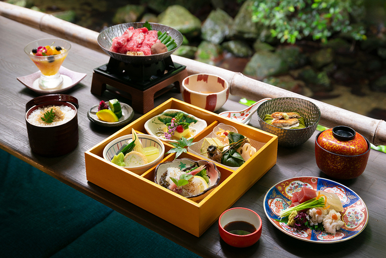 箕面川床（音羽山荘梅屋敷）